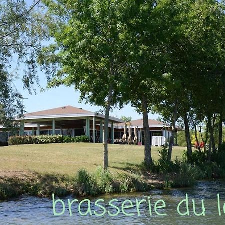 Bulles Etoilees Appartement Avec Jacuzzi Prive Montrevel-en-Bresse Exterior foto